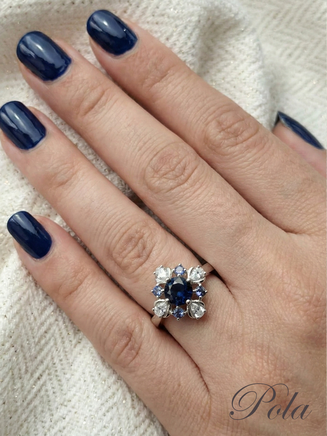 Srebrna biżuteria - pierścionek ze spinelem Aurora