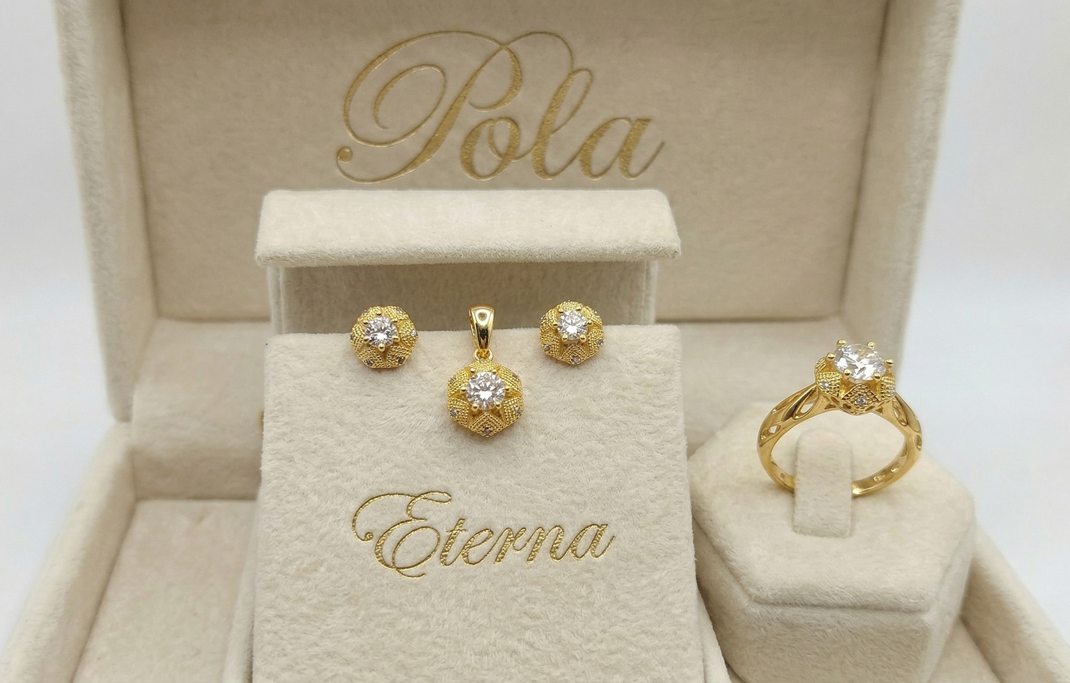 Złota biżuteria - zestaw z moissanitem kolekcja Eterna